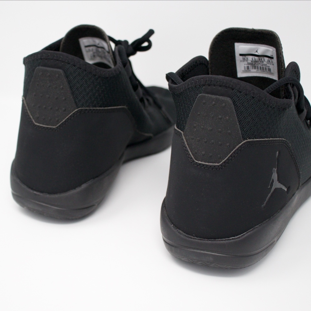 Nike Jordan 11.5 Reveal Basketball CrossTrain Shoe - Picture 5 of 6